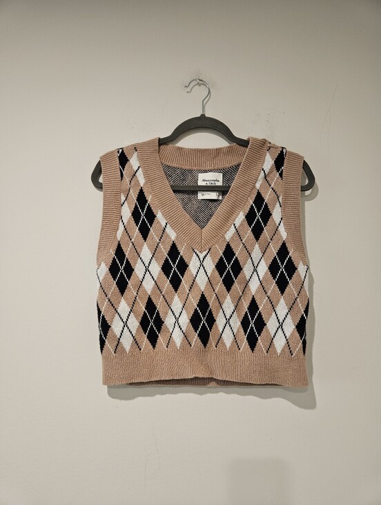 Abercrombie & Fitch Sweaters - Abercrombie & Fitch Women's Beige, Black & White Argyle V-Neck Sweater Vest, S